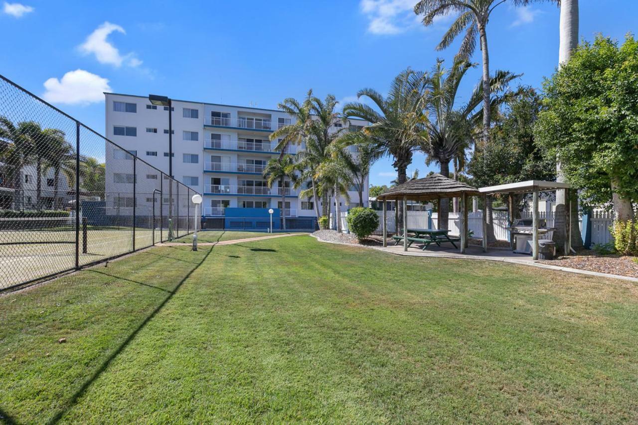 White Crest Apartments Hervey Bay Exterior photo